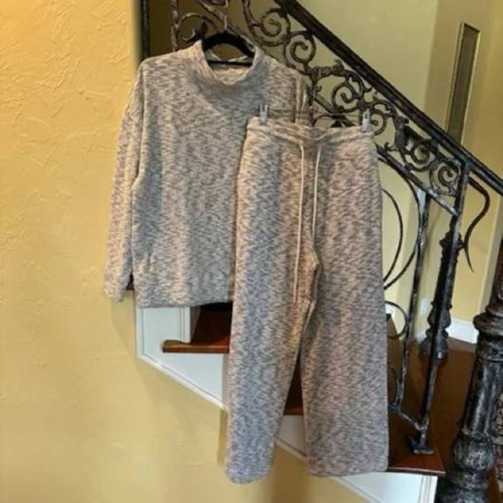 * Nice LOFT Lou & Grey Marled Gray Top & Sweatpants *